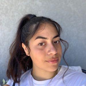 Meet your Posher, Hillary